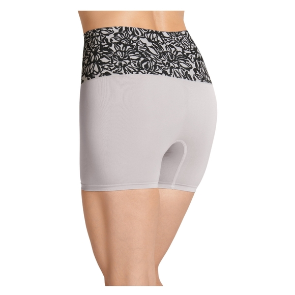 ✨🆕✨ Jockey Essentials Women's Seamfree Slimming Short - Picture 3 of 4